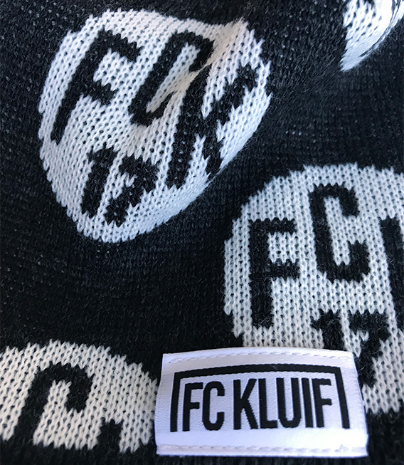 KN_BEANIE_POLKALOGODOT_02